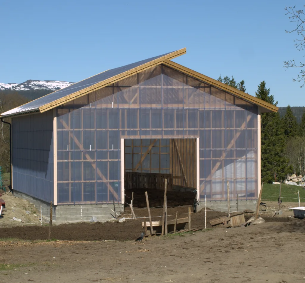Det nybygde drivhusfjøs i Snåsa»