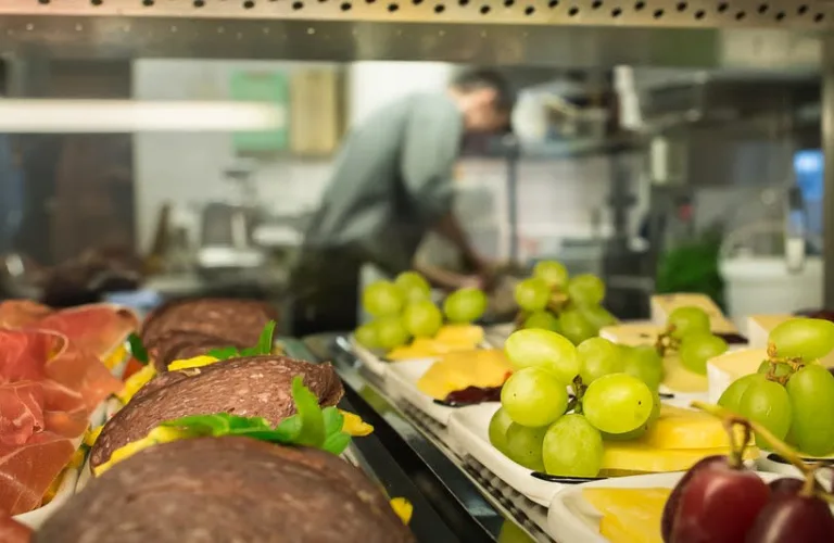 Strategier for omlegging til økologisk i storkjøkken