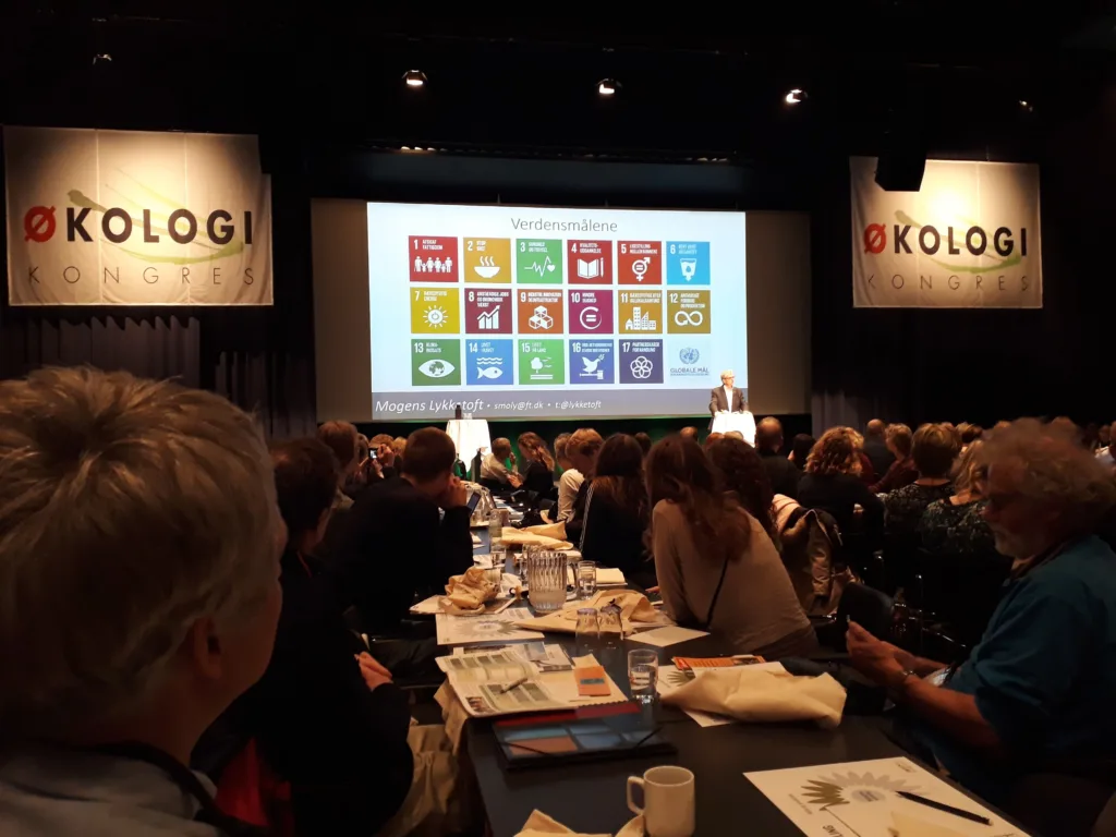 I Danmark har i tillegg organisasjonen Landbrug og Fødevarer utviklet en 10-punktsplan for videreutvikling og dynamikk i økologien