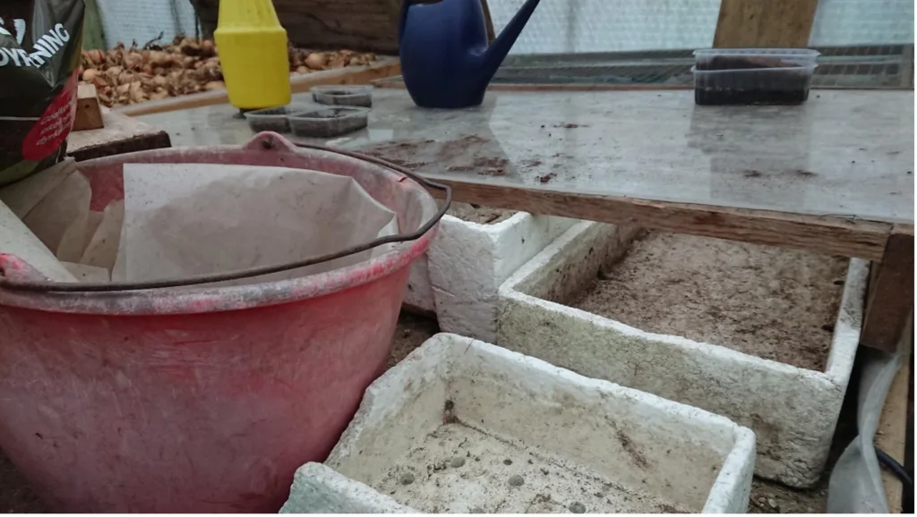 For å spare på strømforbruket monteres det en plexiglassplate over oppalet. Foto: Susanne Friis Pedersen