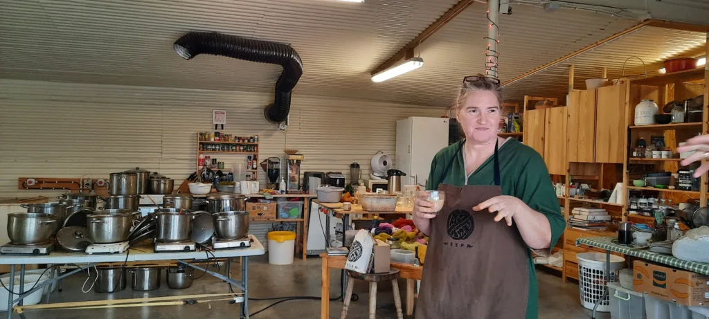 Gudrun Bjarnadottir er en engasjert og kunnskapsrik formidler. Foto: Rose Bergslid