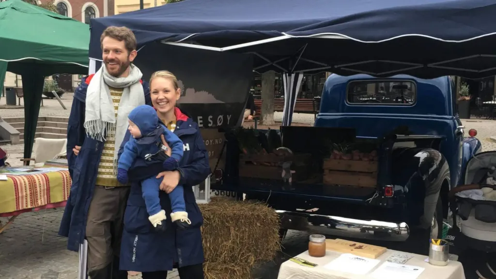 Ragnar og Line har mange trofaste og betalingsvillige kunder som handler gjennom Rekoringen.