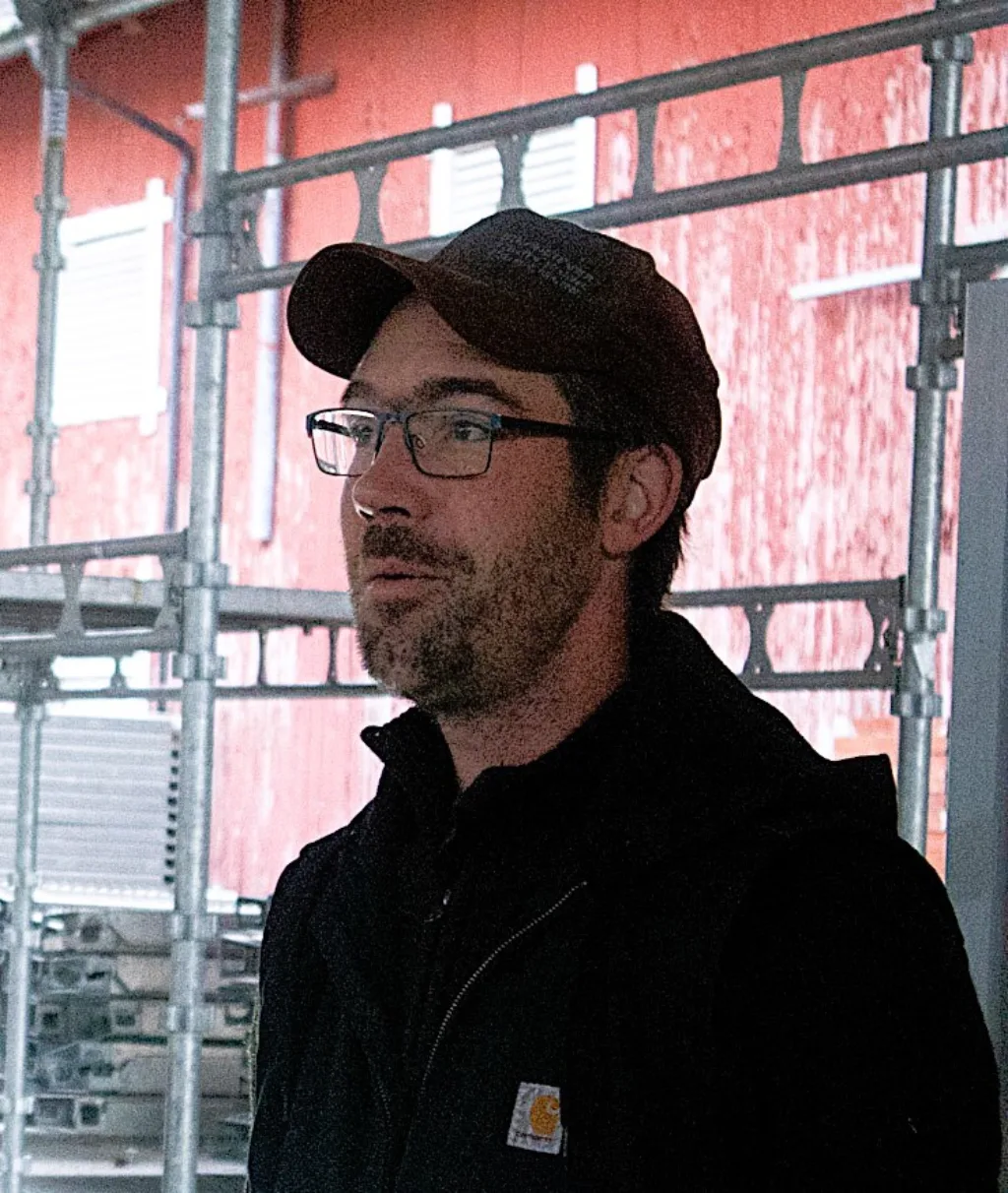 Heiner Hansen gleder seg til å flytte 30 melkekyr inn i nytt fjøs