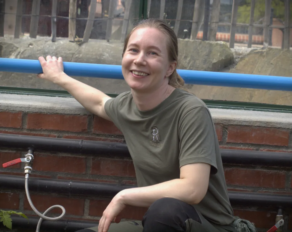 Gartner Mali Skulgam trives på Ramme. Hun har både fagutdanning og praktisk erfaring fra oppveksten på et økologisk gartneri i Tromsø.