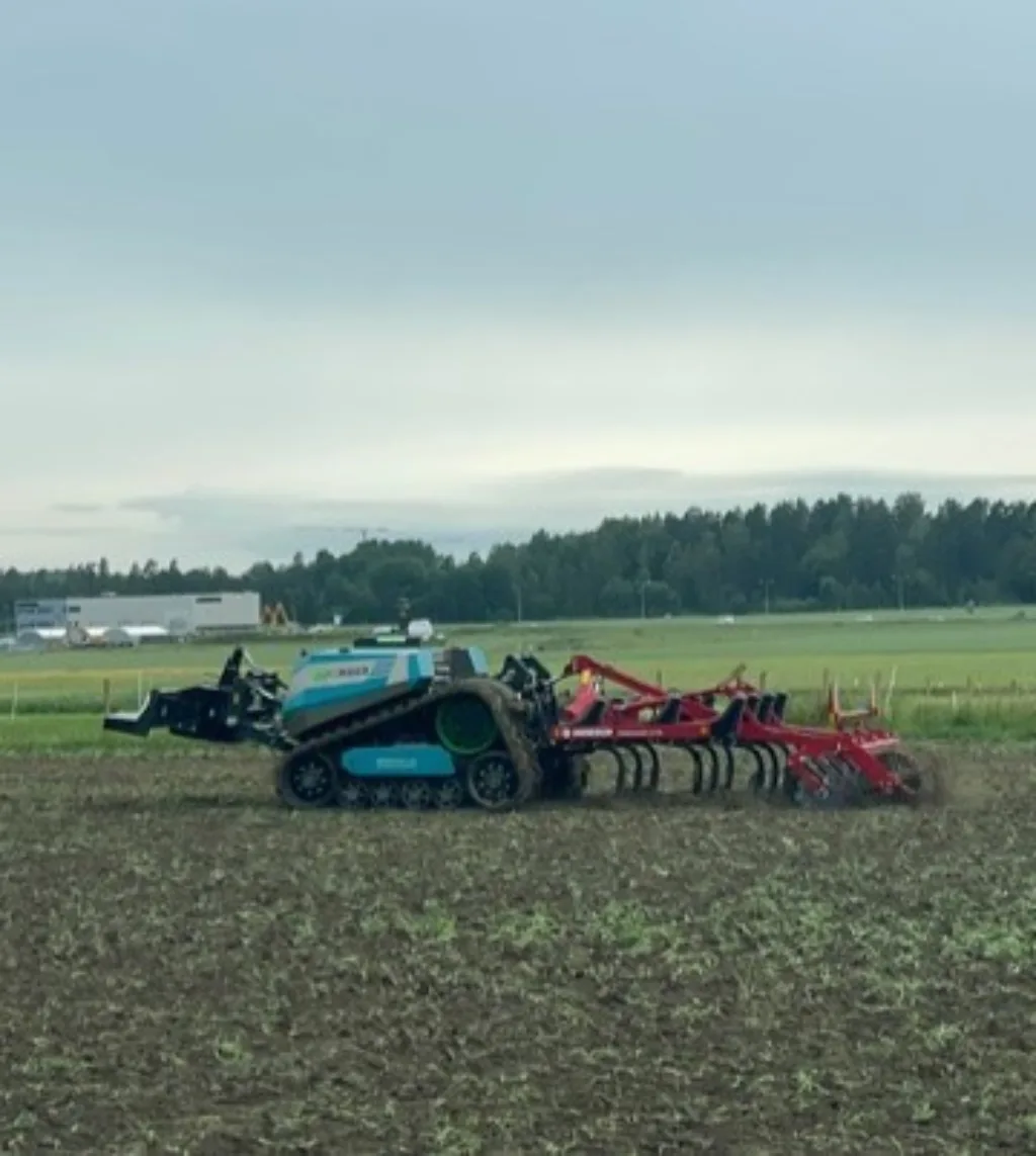 Her vises AgBot T2 fra AgXeed frem på Brunnby Lantbrukardagar. Foto: Kari Løe