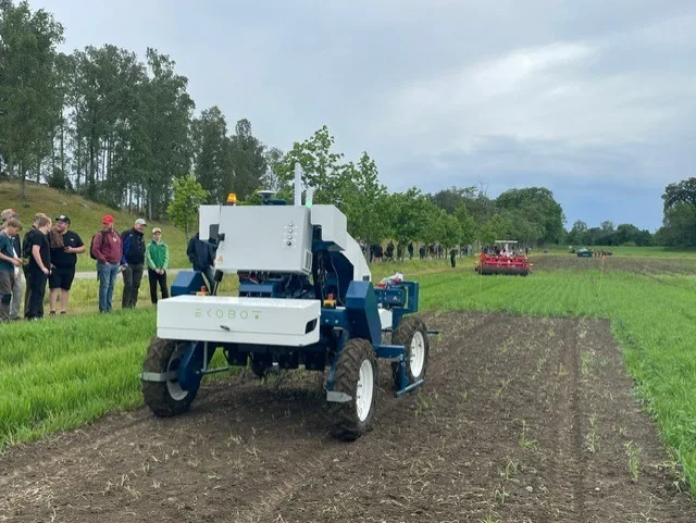 Her vises Ekobot frem på Brunnby lantbrukardagar. Foto: Kari Løe