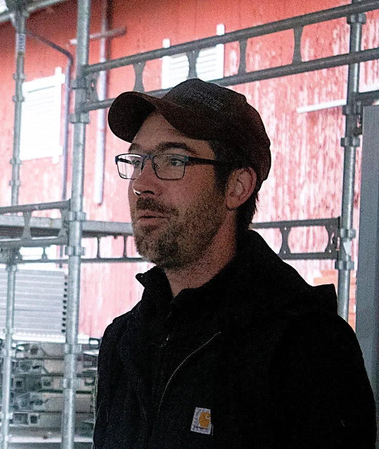 Heiner Hansen gleder seg til å flytte 30 melkekyr inn i nytt fjøs