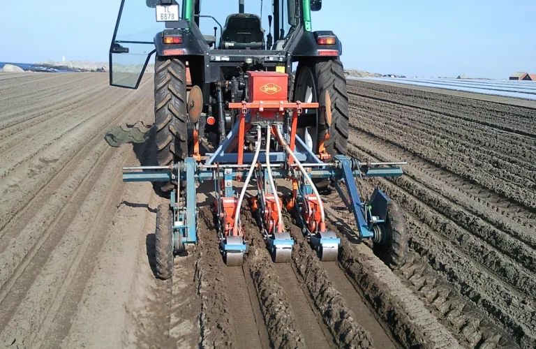 Jordarbeiding, såing og dyrkingsopplegg for gulrot