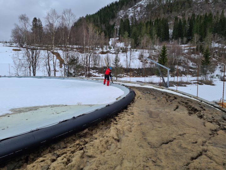 MINDRE UTSLIPP: Lave temperaturer gir mindre utslipp, noe som kan utnyttes når man velger konstruksjonsløsning og plassering av gjødselkum.