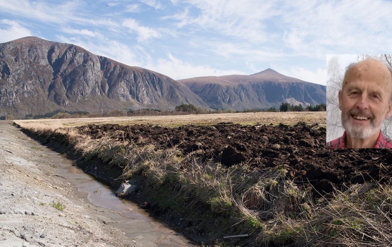 MYRSPESIALISTEN ANDERS HOVDE: Store oppdyrka myrområder i Hustadvika kommune i Møre og Romsdal.  Bildet viser myr dannet på mineraljord. Foto: Sissel Hansen