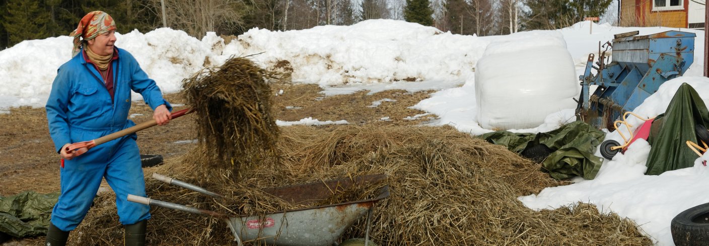 Helen Davey er gårdbruker og styremedlem i wwoof Norge, som formidler praktikanter i det økologiske landbruket. Hun håper at flere som er interessert hopper i det og prøver ut gårdslivet i sommer.