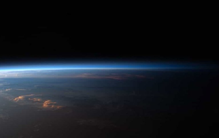 KLIMA: Jordas atmosfære sett fra verdensrommet. Foto: NASA CC BY NC 2.0