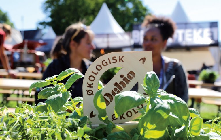 All økologisk mat som produseres og selges i Norge skal sertifiseres av Debio som har et landsdekkende nettverk av kontrollrevisorer som sjekket at maten produseres etter det økologiske regelverket. Foto: Debio/Åsmund Seip 