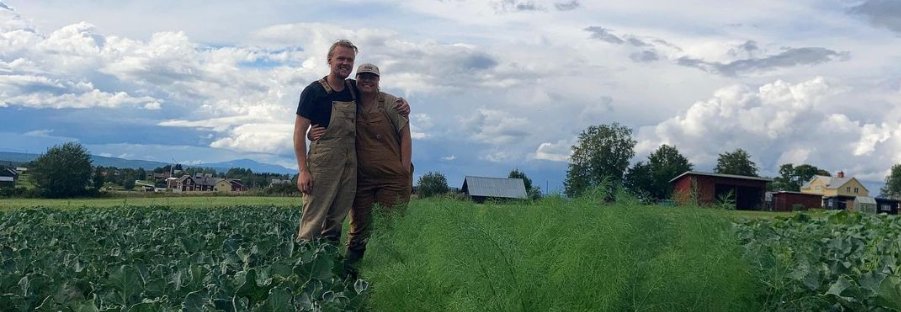 De unge bøndene på Mällbyn Gård viser at det går fint å drive med småskala yrkesdyrking, selv i et nordlig klima. Foto: Sanne Björö og Martin Liljekvist