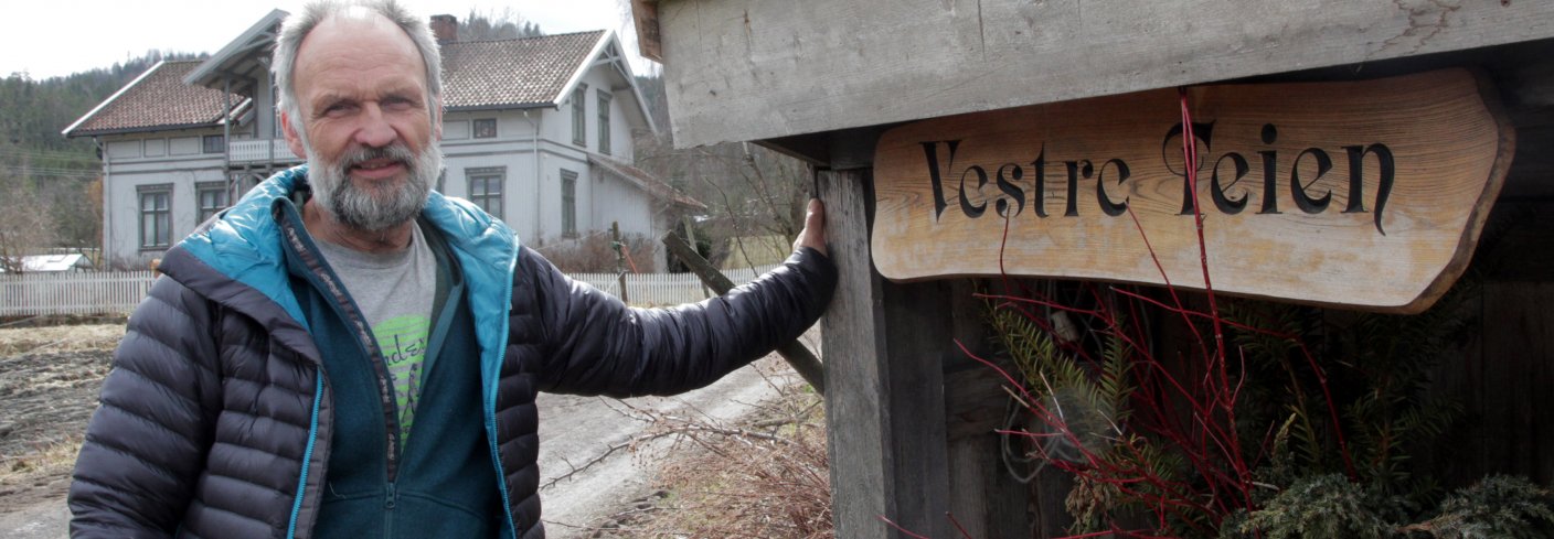 Hans Kristian Teien driver med mjølk og kjøttproduksjon på Vestre Teien i Sande og samarbeider om jord og annet med nabo og grønnsaksbonde Erik Rosnes. Foto: Anita Land